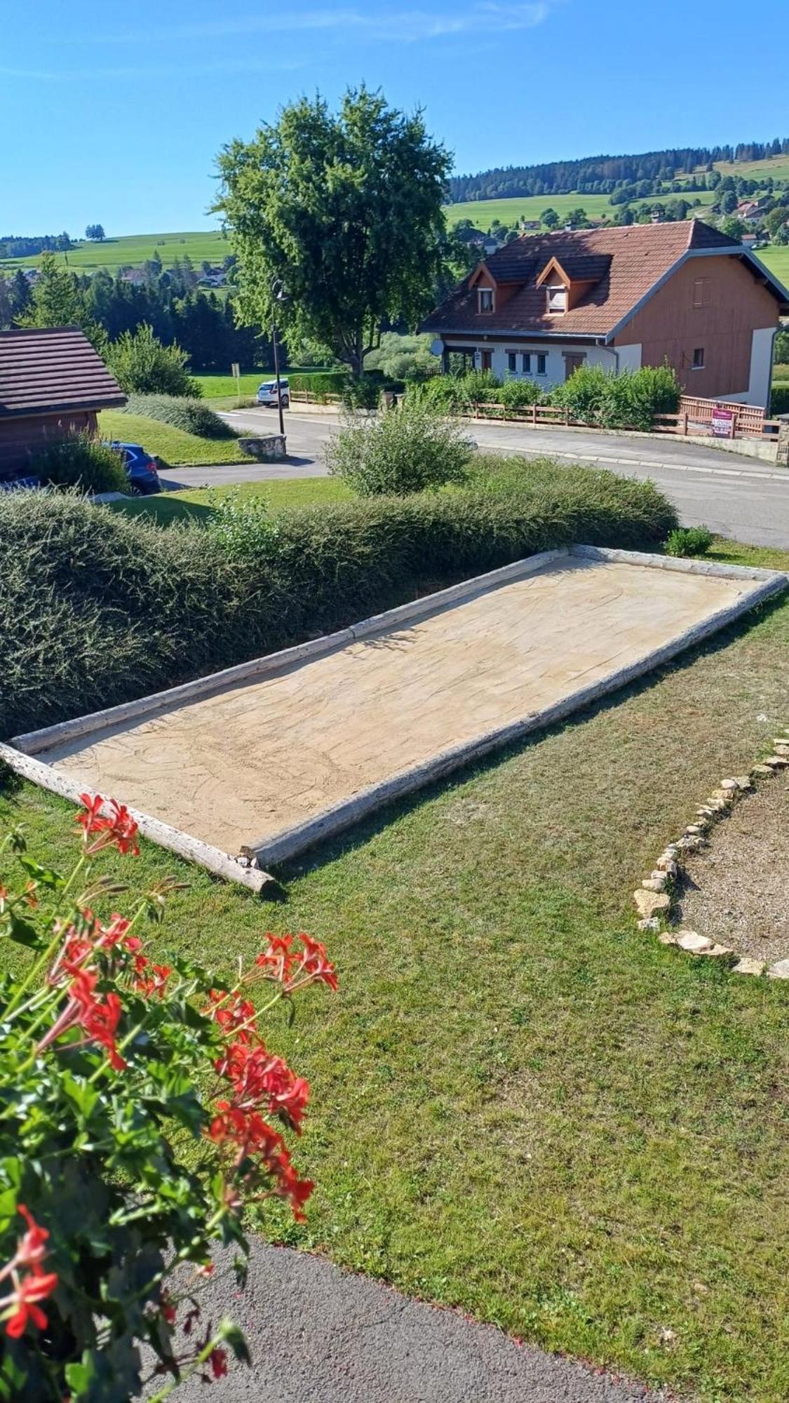 La Parenthese Du Dahu Gite De 6 Pers Metabief Exterior photo